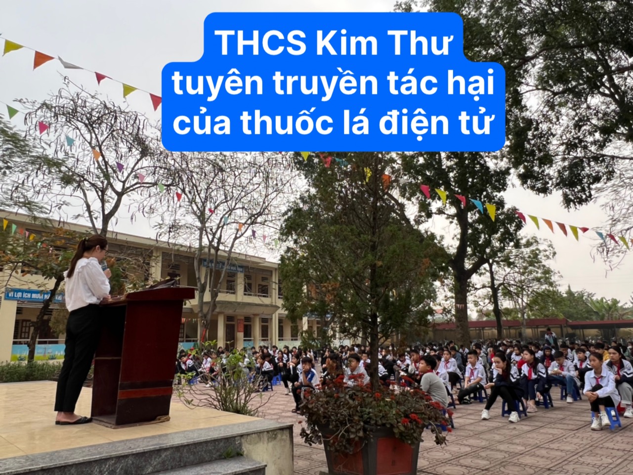Tuyên truyền về tác hại của thuốc lá điện tử cho các em học sinh