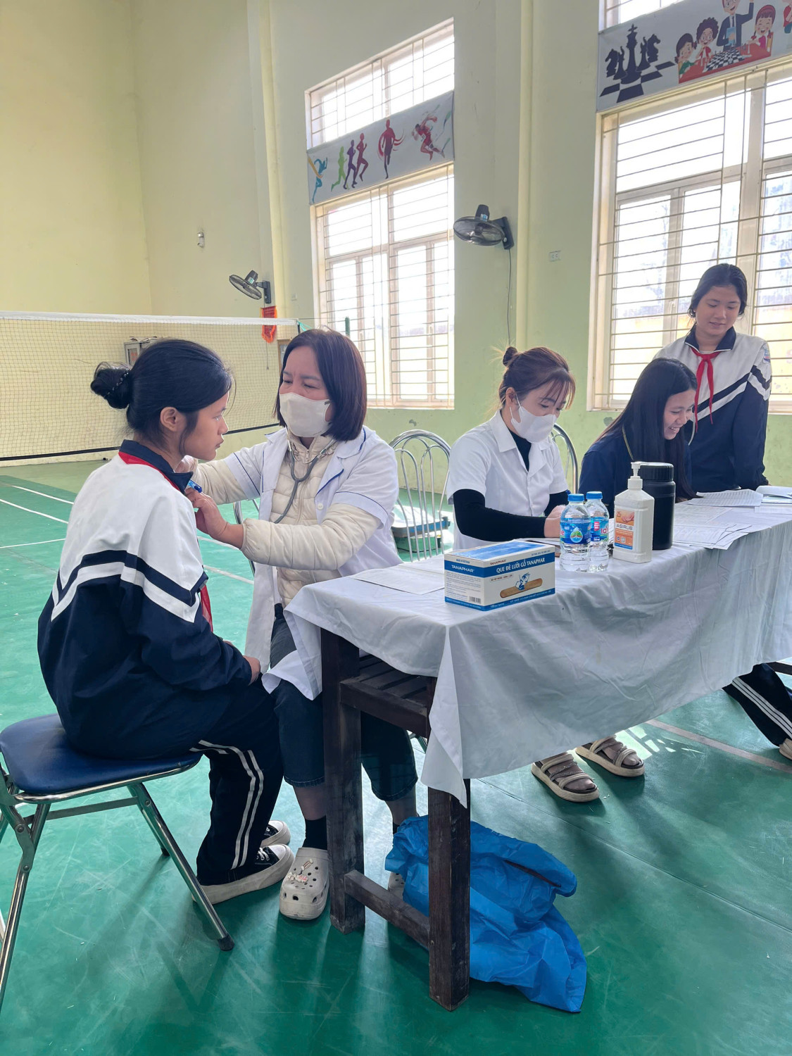 Khám sức khỏe tổng quát cho học sinh toàn trường