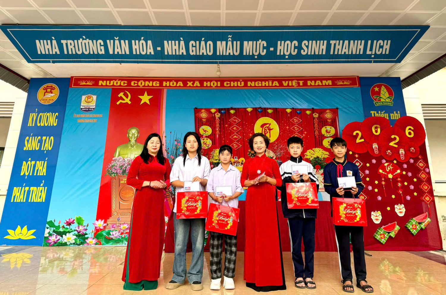 Hoạt động ngoại khóa "Xuân yêu thương - Tết sum vầy" chào xuân Bính Ngọ